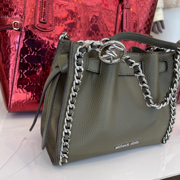 MICHAEL KORS Mina Small Chain Convertible Crossbody XBody Bag
Olive Belted
NWT - Picture 2 of 16